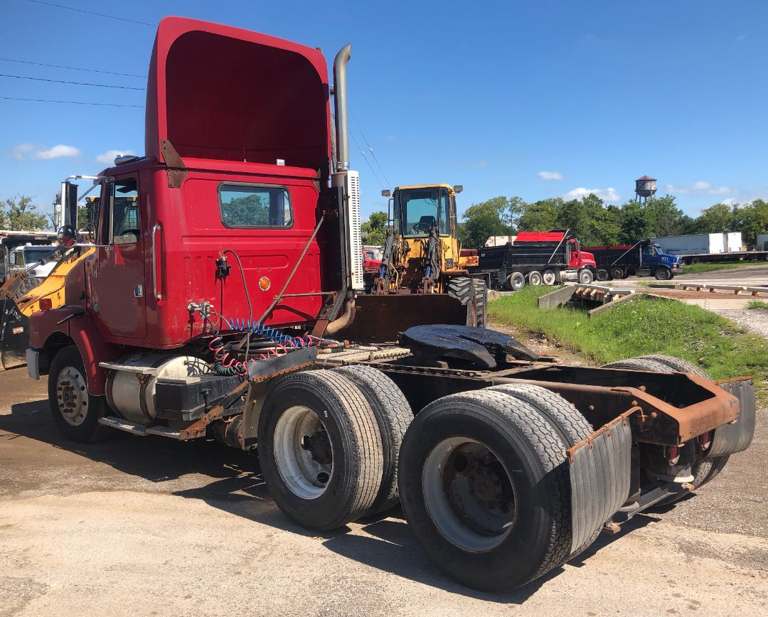 1996 VOLVO WG64 - Image 3